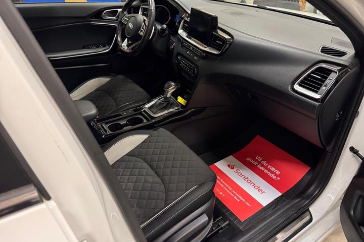 Hvid Kia Ceed fra 2019