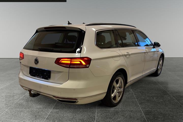 Hvid VW Passat fra 2018