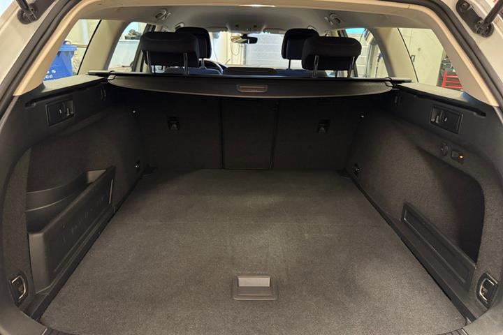 Hvid VW Passat fra 2018