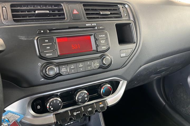 Sort Kia Rio fra 2015