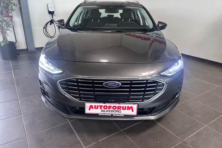 Grå Ford Focus fra 2023