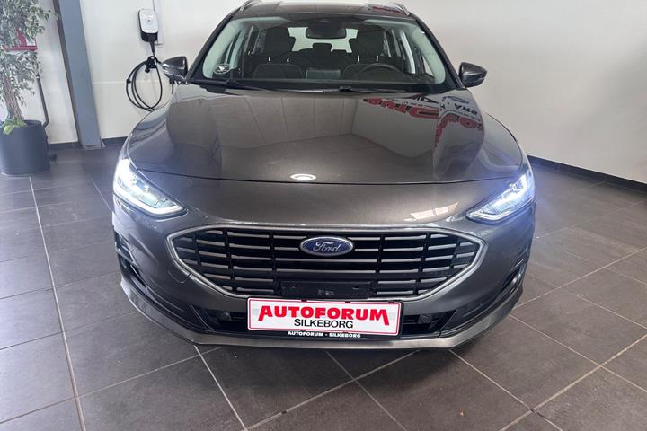Grå Ford Focus fra 2023