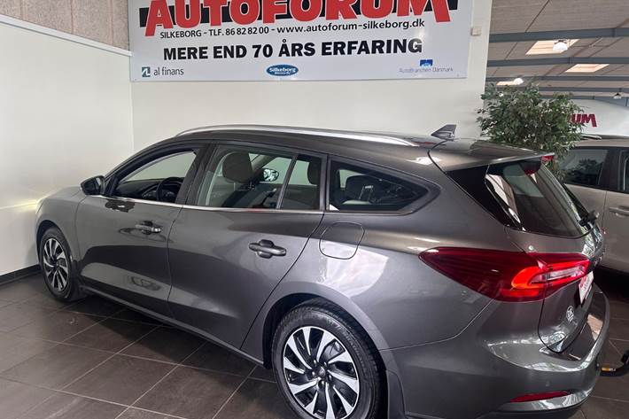 Grå Ford Focus fra 2023