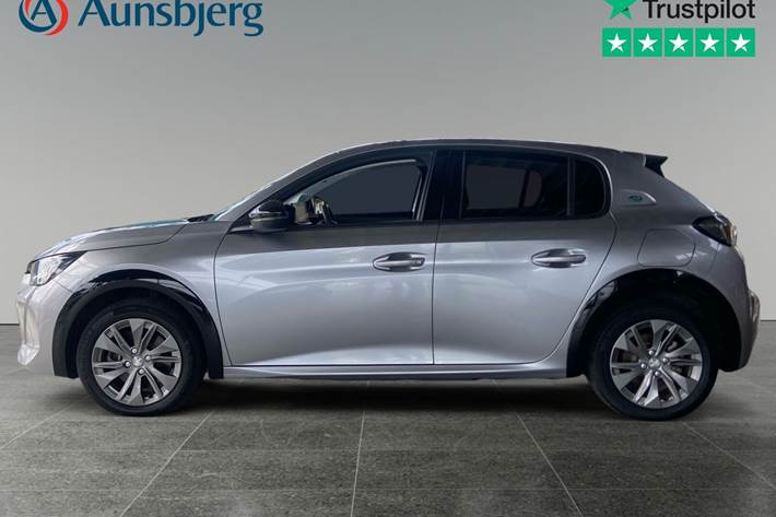 Grå Peugeot e-208 fra 2023