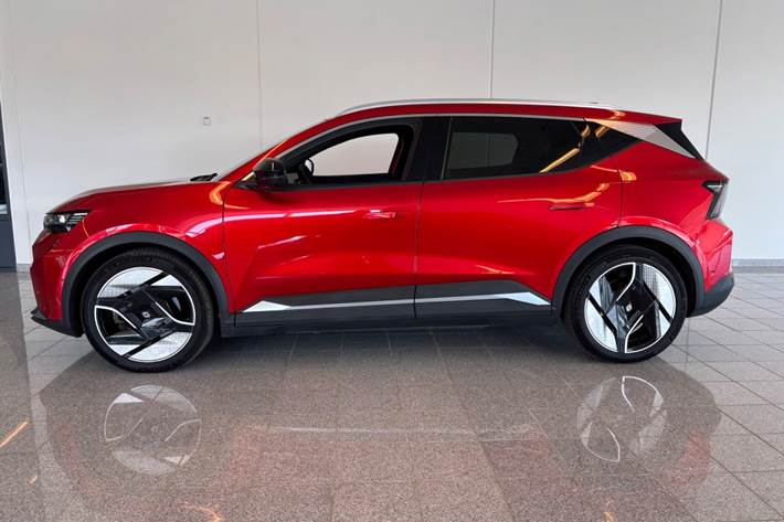 Rød Renault Scenic E-Tech fra 2024