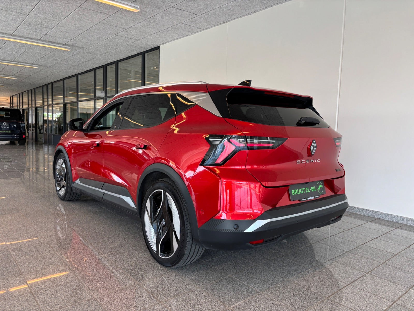 Rød Renault Scenic E-Tech fra 2024