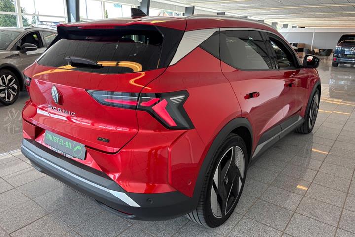 Rød Renault Scenic E-Tech fra 2024
