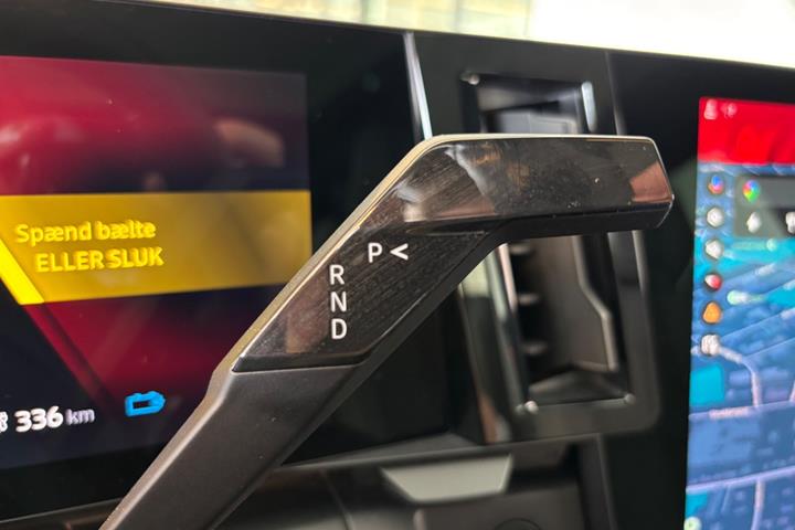 Rød Renault Scenic E-Tech fra 2024