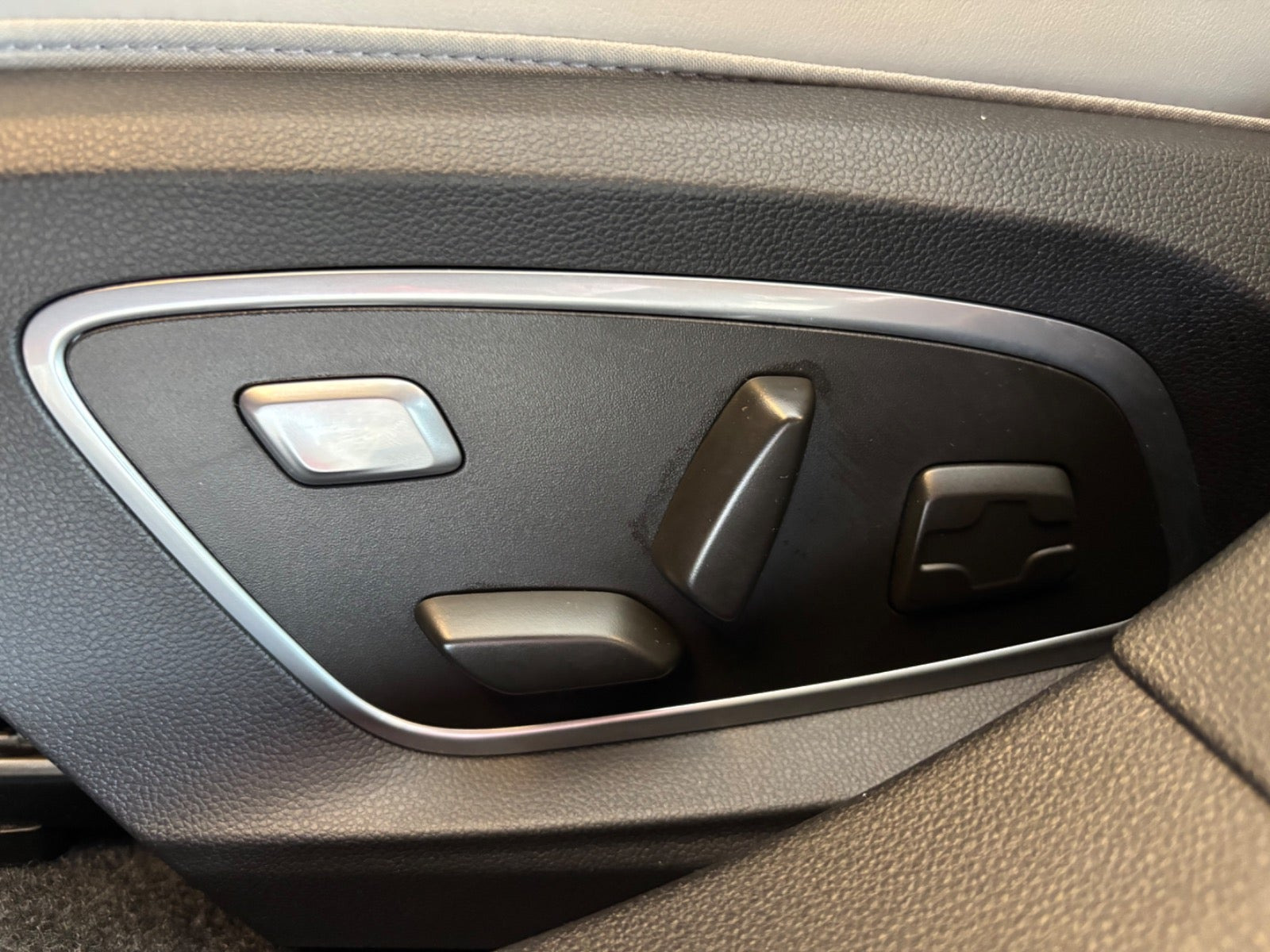 Rød Renault Scenic E-Tech fra 2024