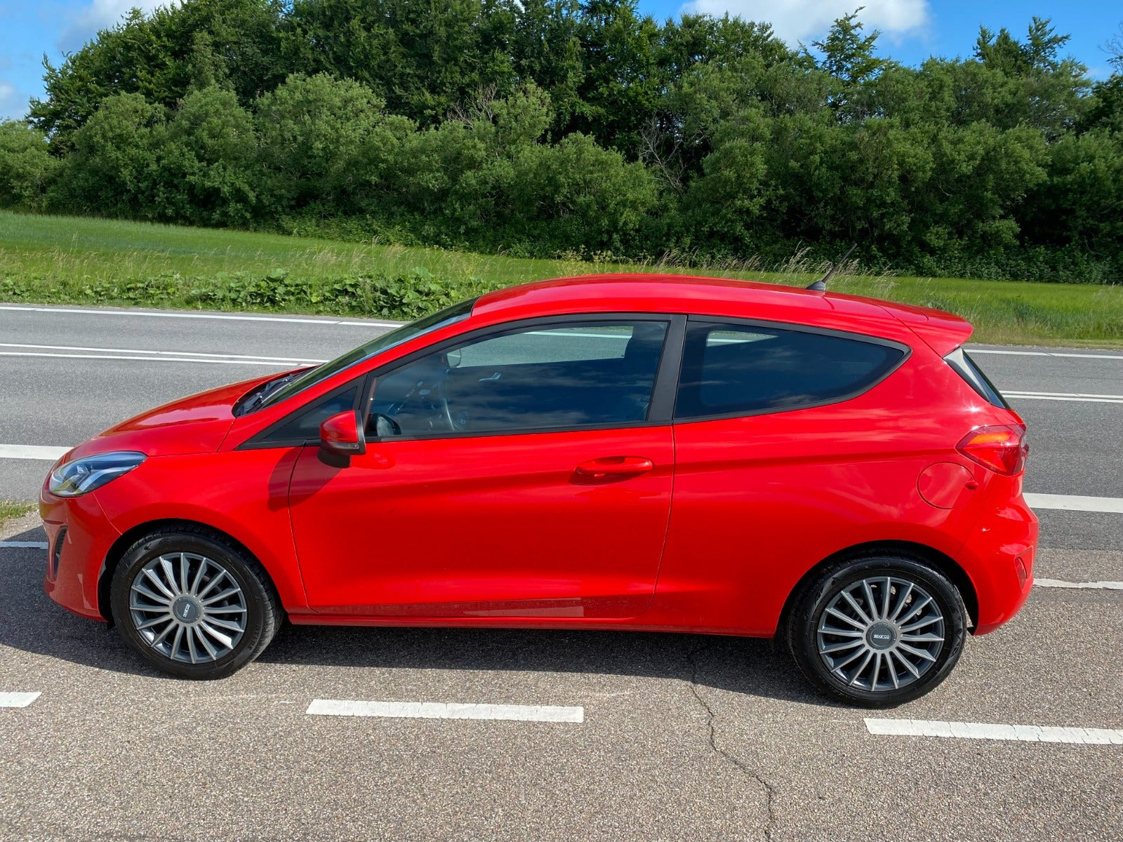 Rød Ford Fiesta fra 2018