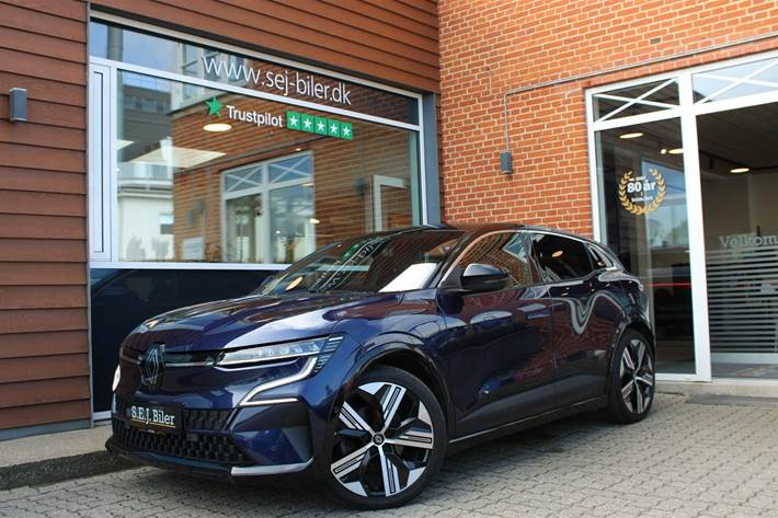 Blå Renault Megane E-Tech fra 2024