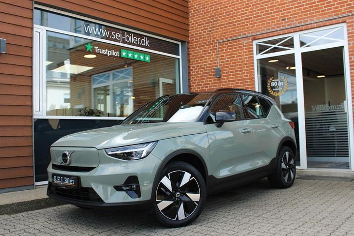 Grøn Volvo XC40 fra 2024