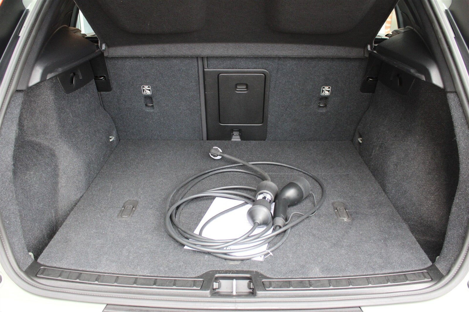 Grøn Volvo XC40 fra 2024