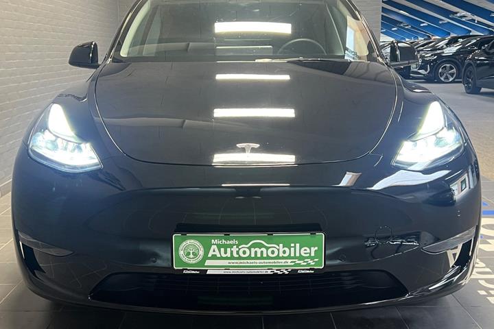 Sort Tesla Model Y fra 2022
