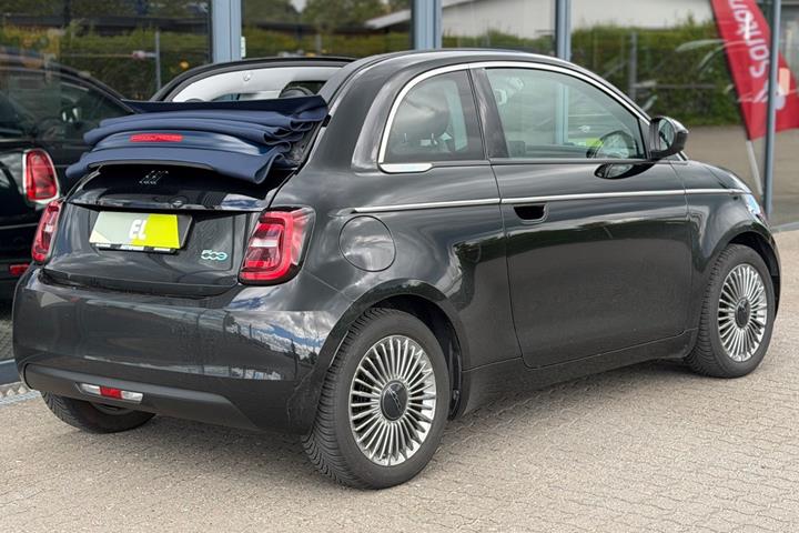 Sort Fiat 500e fra 2023