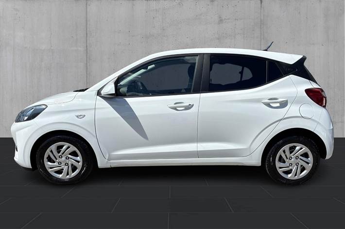 Hvid Hyundai i10 fra 2021