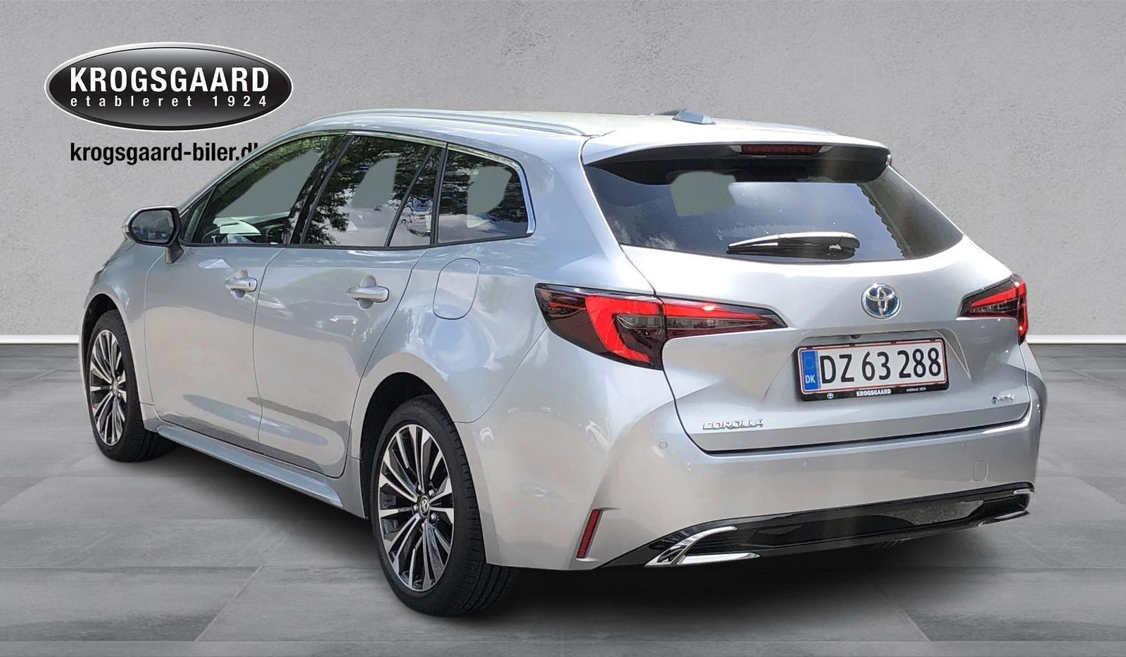 Sølv Toyota Corolla fra 2024