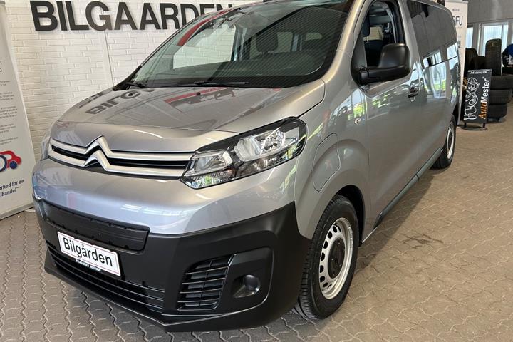 Grå Citroën e-Jumpy fra 2021 set udefra