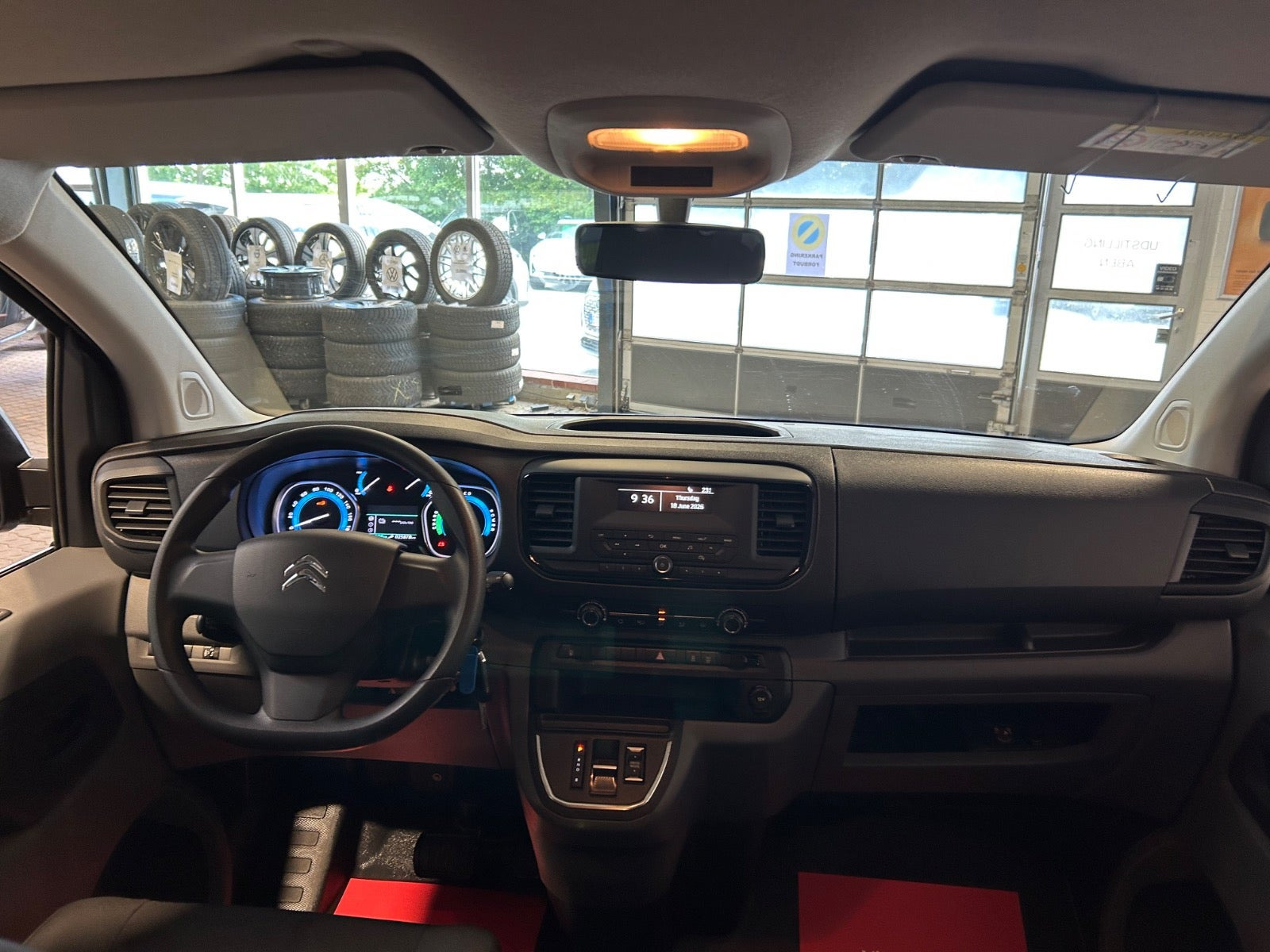Grå Citroën e-Jumpy fra 2021