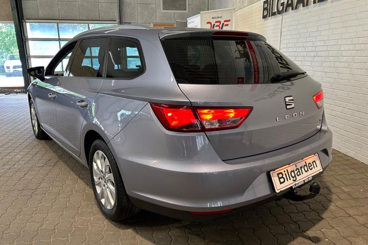 Blå Seat Leon fra 2017