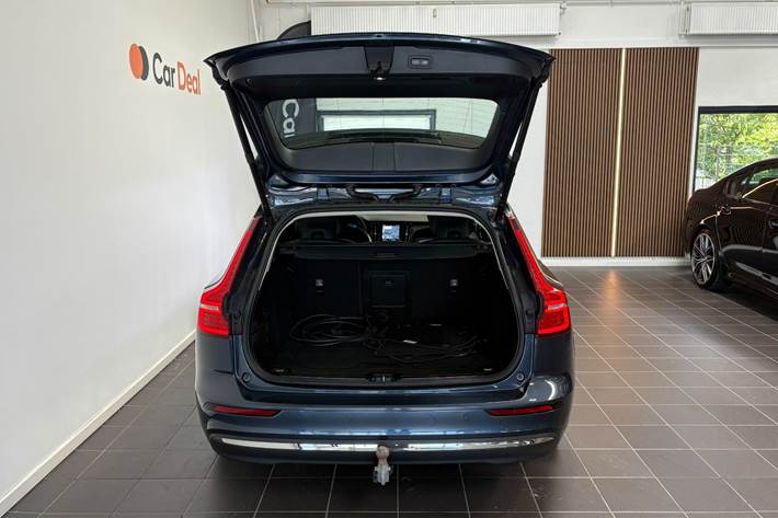 Blå Volvo V60 fra 2023