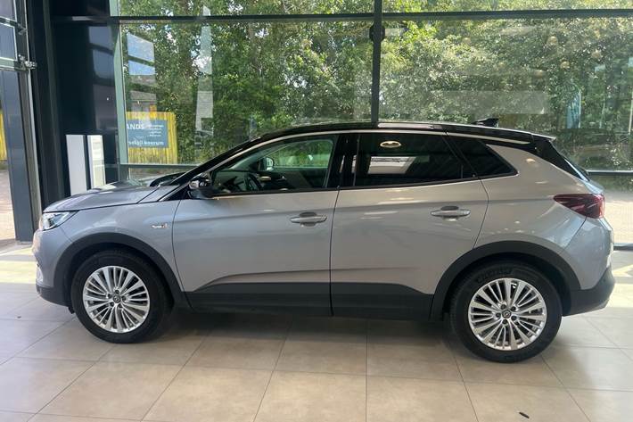 Grå Opel Grandland X fra 2020