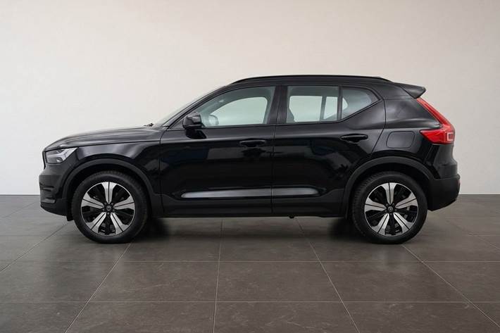 Sort Volvo XC40 fra 2023
