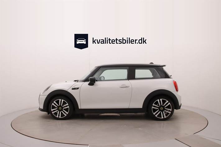 Hvid Mini Cooper fra 2023