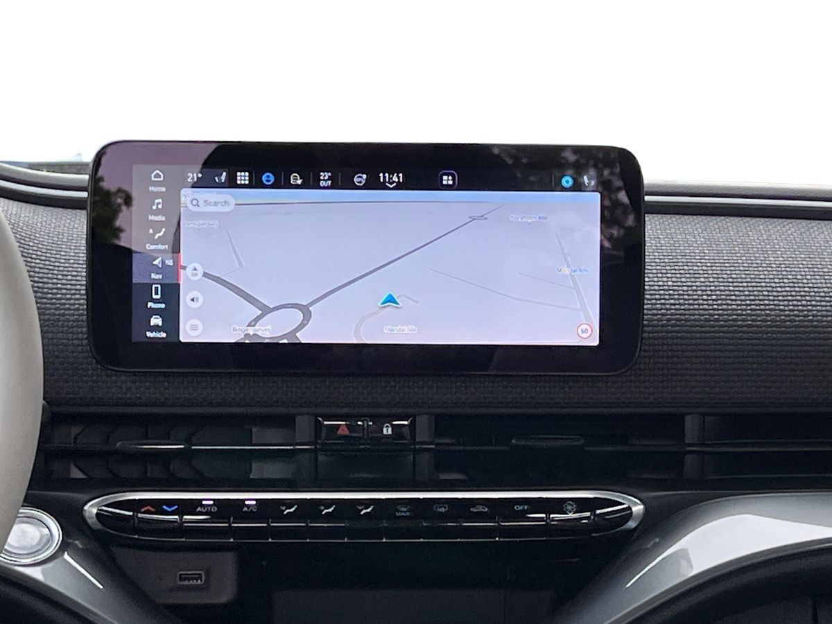 Hvid Fiat 500e fra 2023