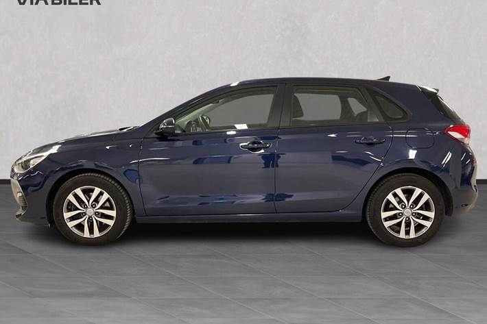 Blå Hyundai i30 fra 2020