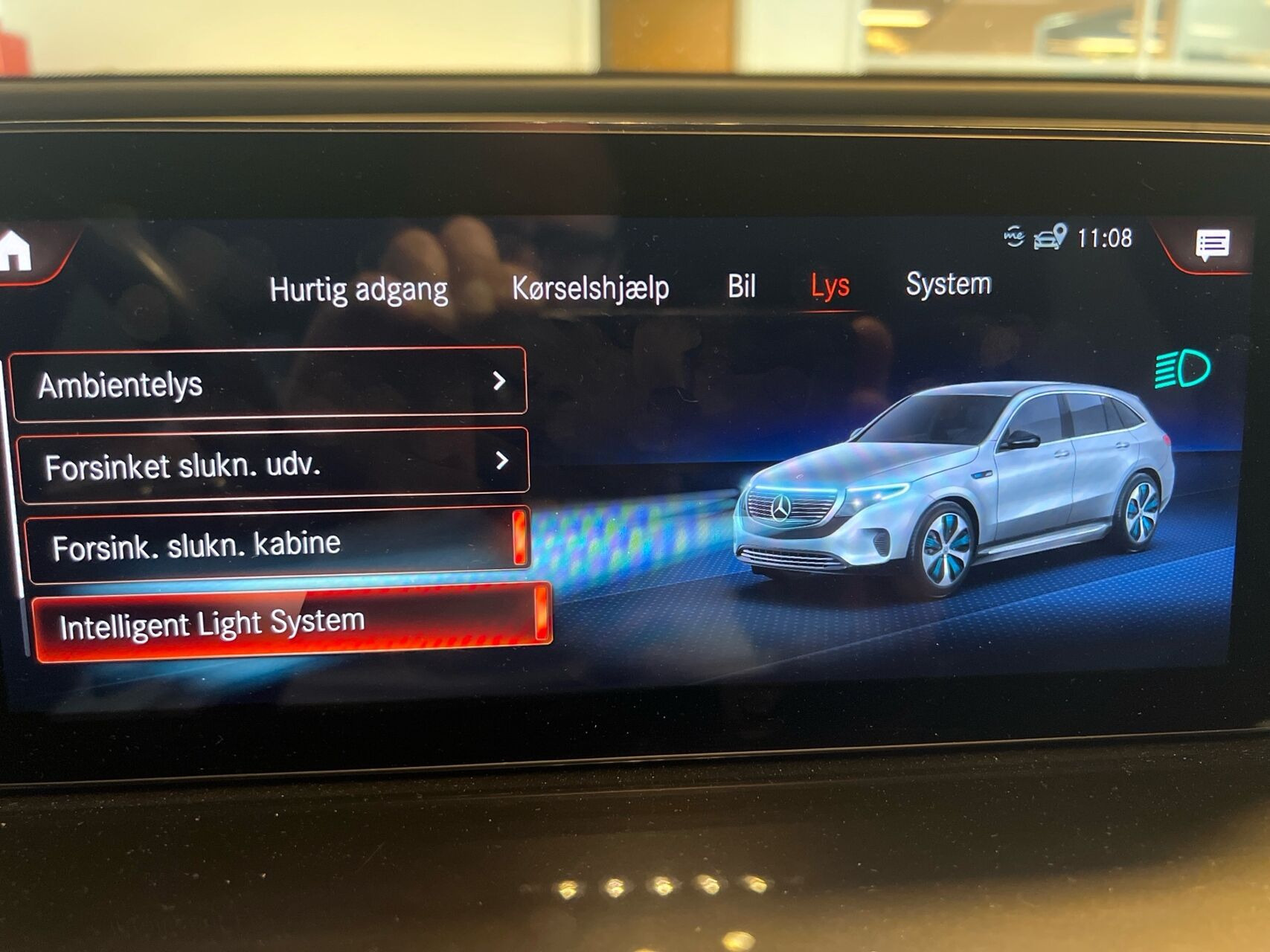 Grå Mercedes EQC 400 fra 2021