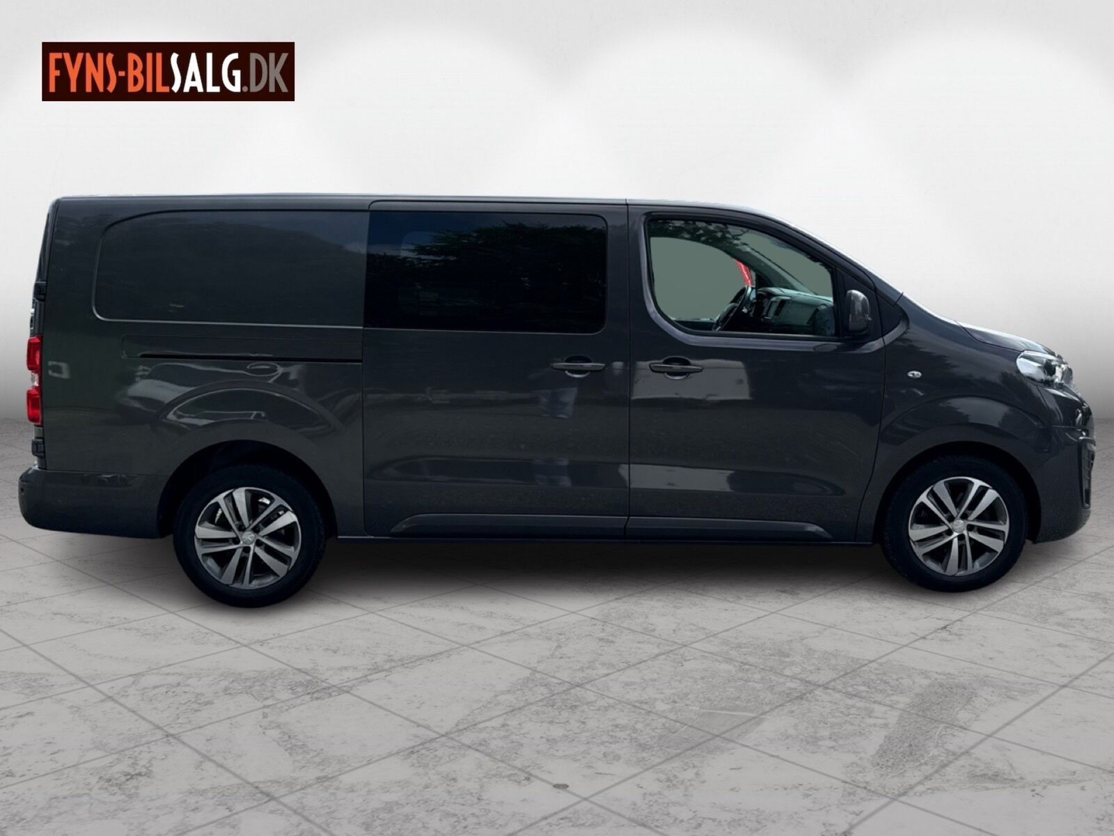Sort Peugeot Expert fra 2019