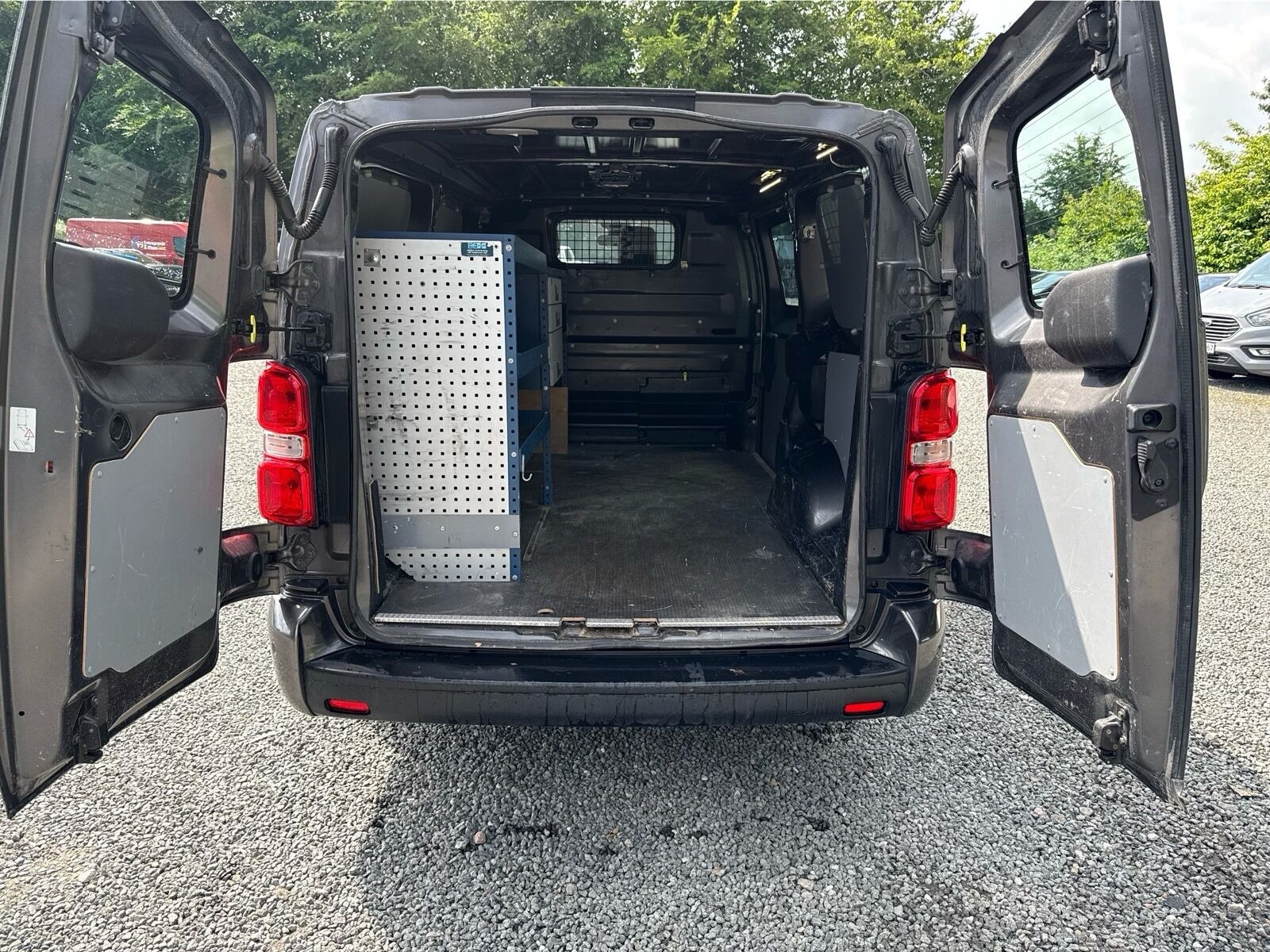 Sort Peugeot Expert fra 2019