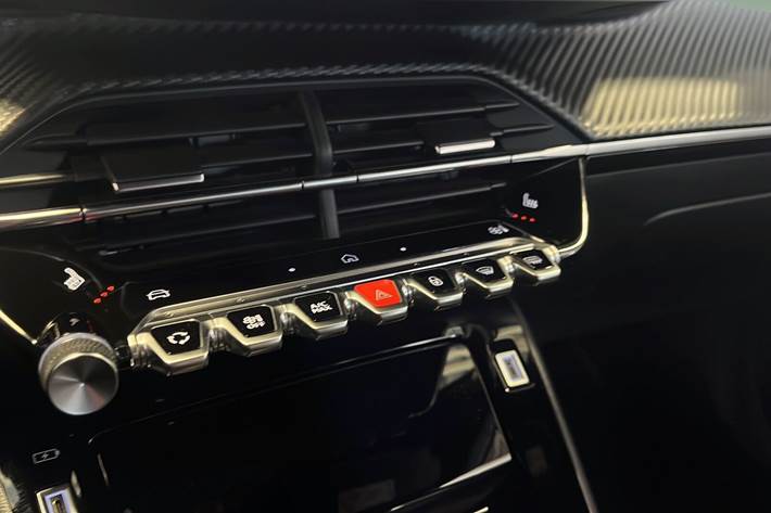 Hvid Peugeot 2008 fra 2024