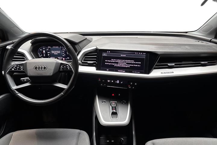 Grå Audi Q4 fra 2024