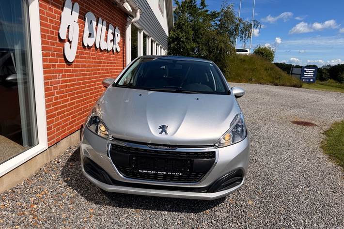 Sølv Peugeot 208 fra 2016