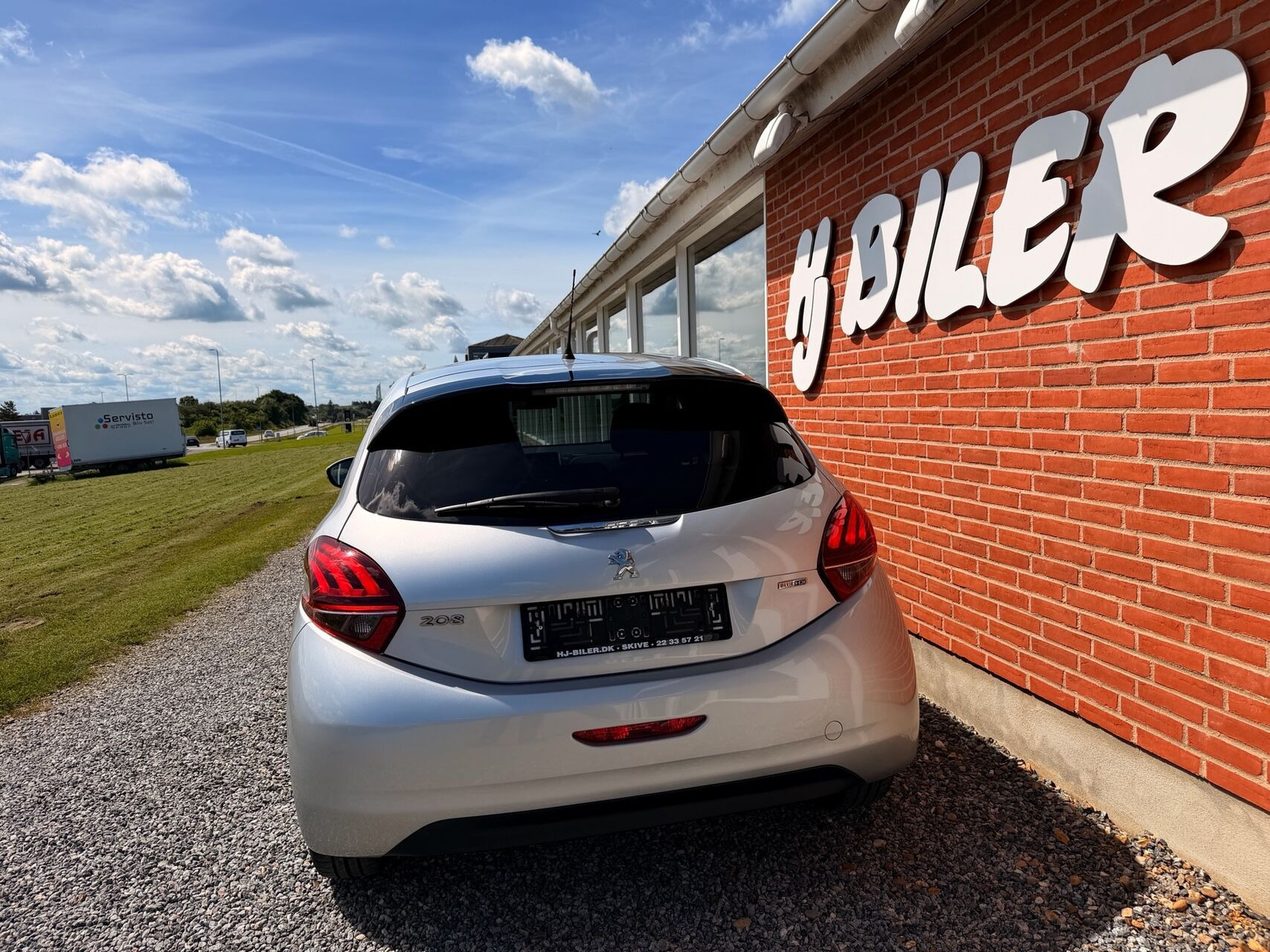 Sølv Peugeot 208 fra 2016