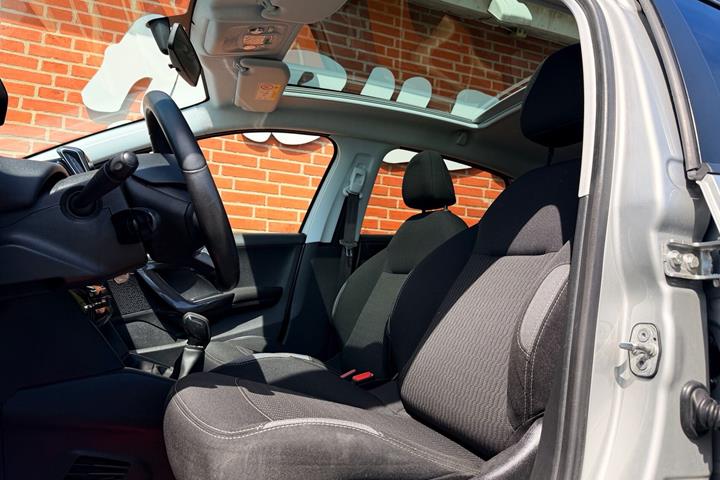 Sølv Peugeot 208 fra 2016