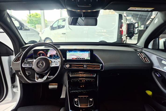 Hvid Mercedes EQC400 fra 2023