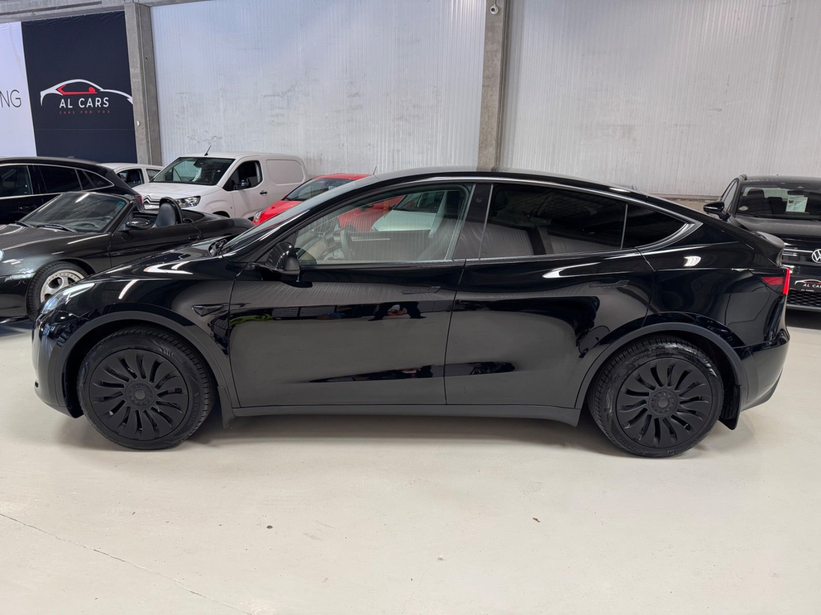 undefined Tesla Model Y fra 2024