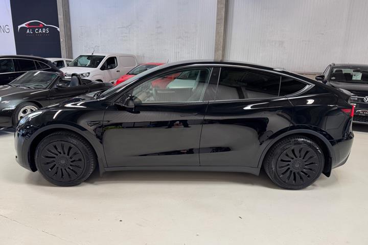 undefined Tesla Model Y fra 2024