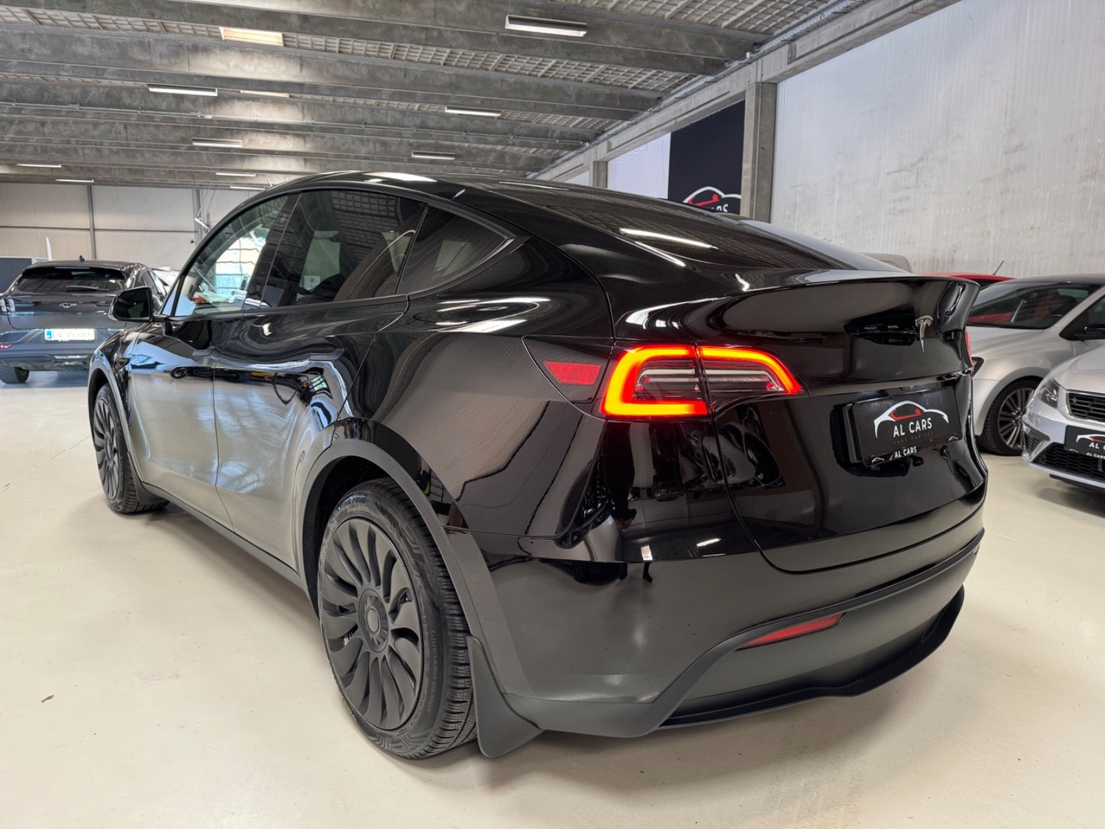 undefined Tesla Model Y fra 2024