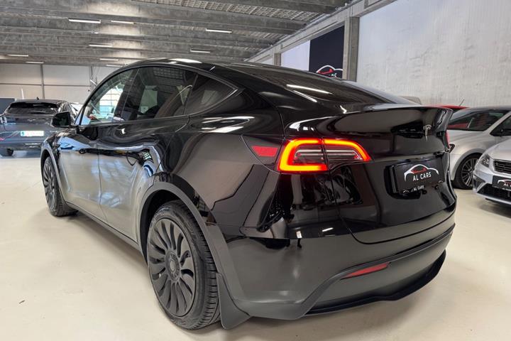 undefined Tesla Model Y fra 2024