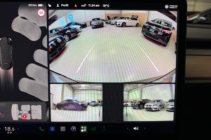 undefined Tesla Model Y fra 2024
