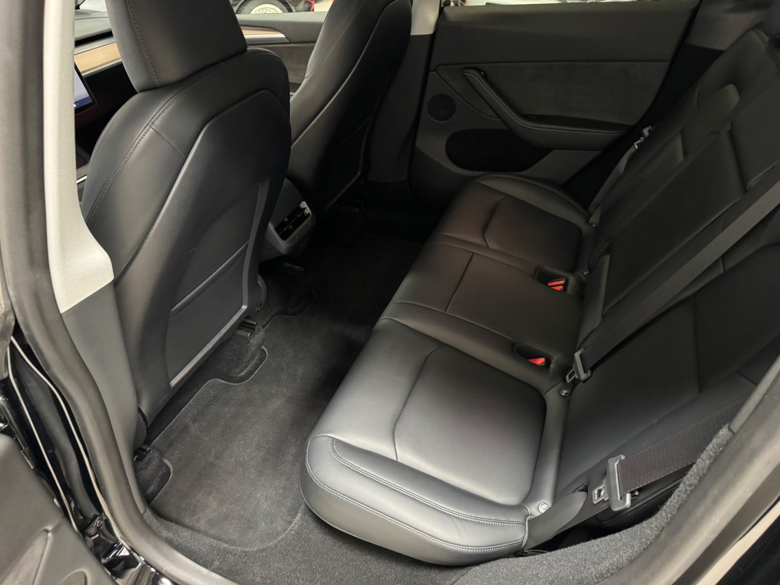 undefined Tesla Model Y fra 2024