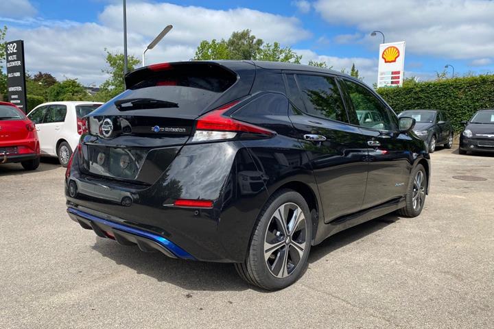 Sort Nissan Leaf fra 2018