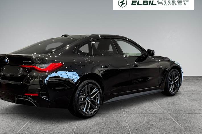 Sort BMW i4 fra 2025