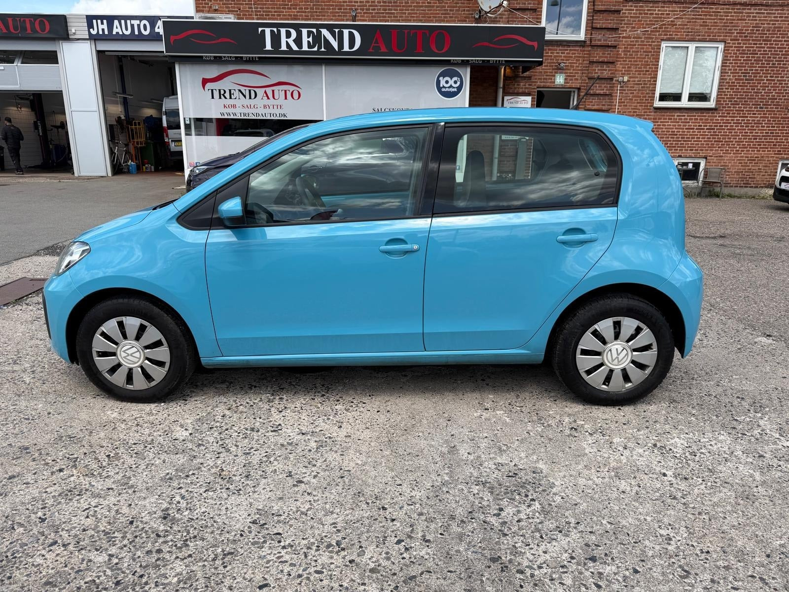 Blå VW UP! fra 2020