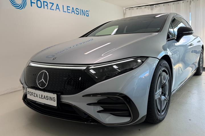 Sølv Mercedes EQS450+ fra 2022 set udefra