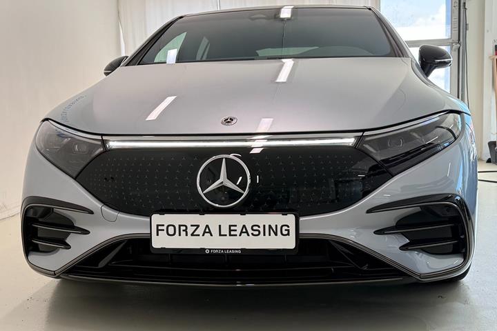 Sølv Mercedes EQS450+ fra 2022